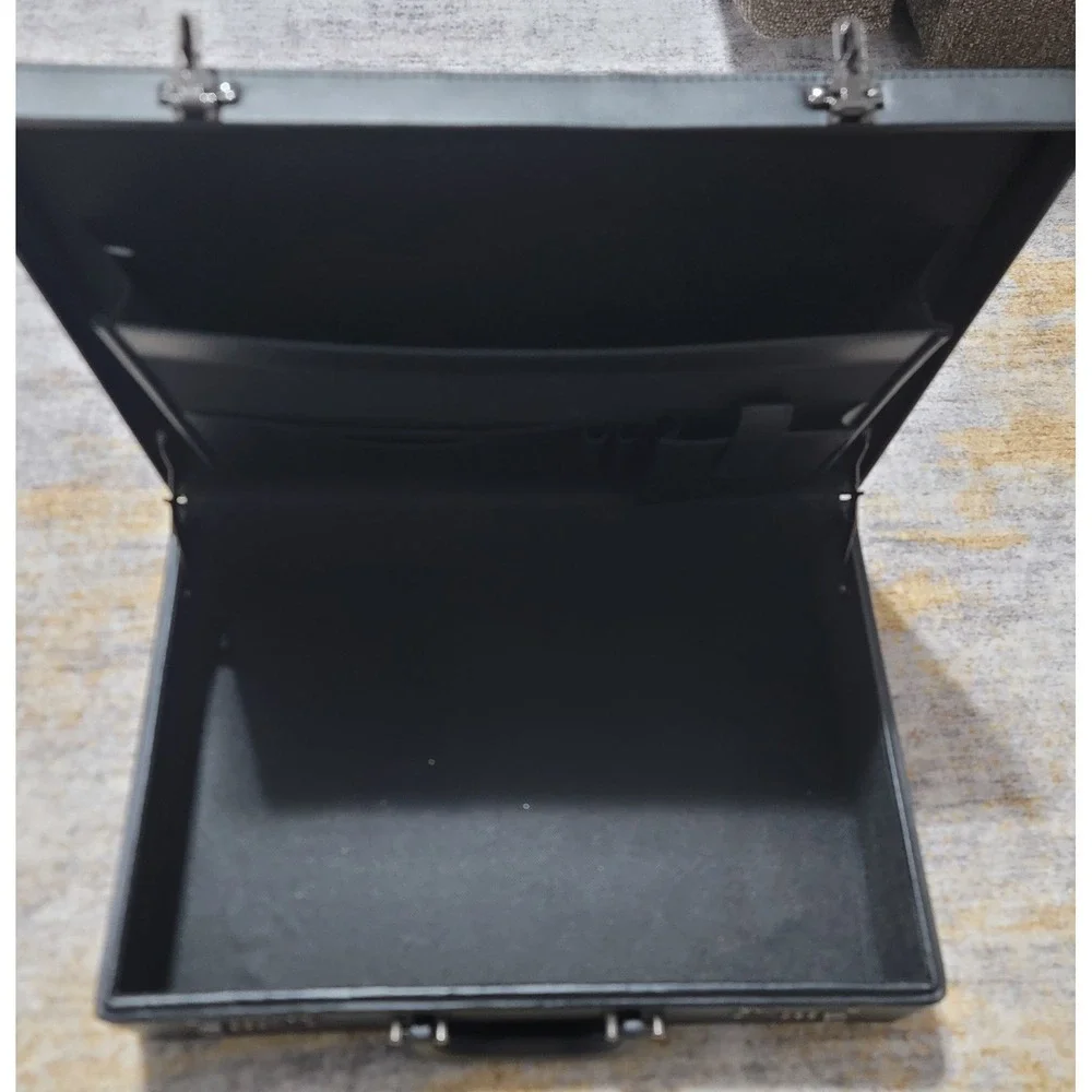 Solo Classic Vinyl Briefcase Black w/Combination Lock‎  17.5 inches X 12.5 X 4